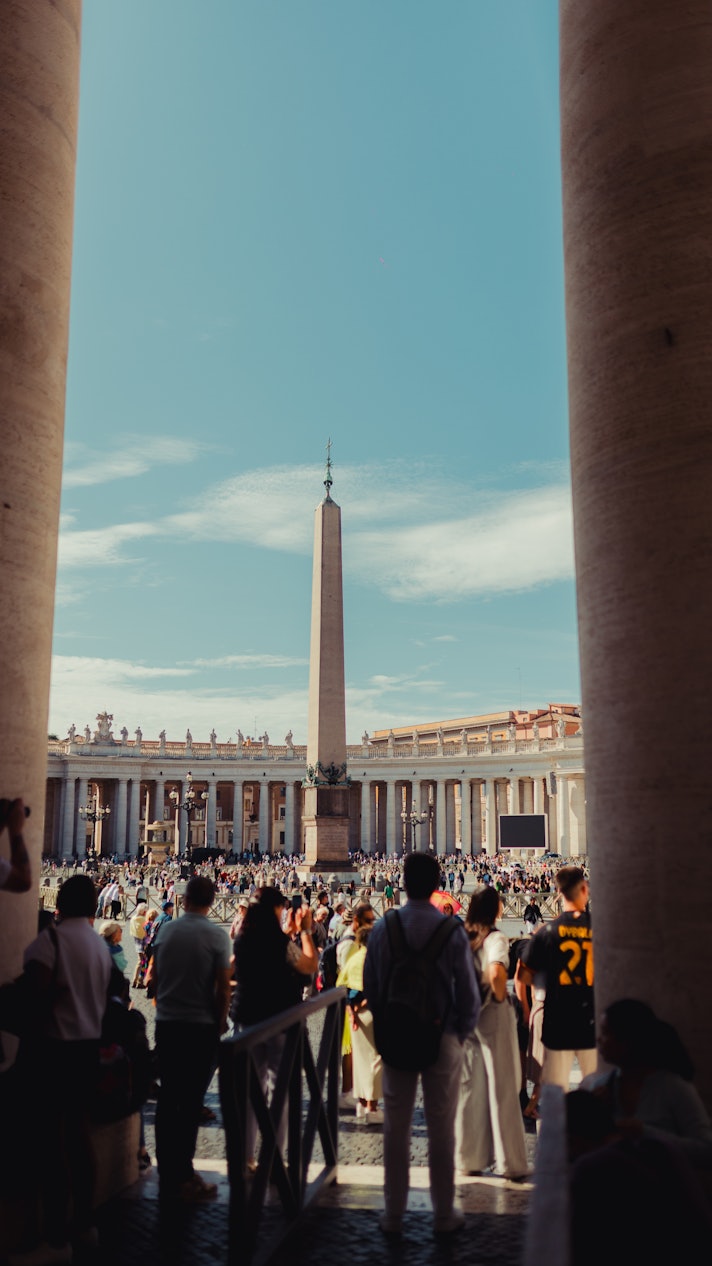 Crowds inside St Peter's Square, Vatican City.Roma during the autumn